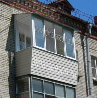 Профессиональный подход к остеклению балконов с крышей