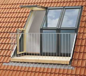 Преимущества установки мансардных окон-балконов